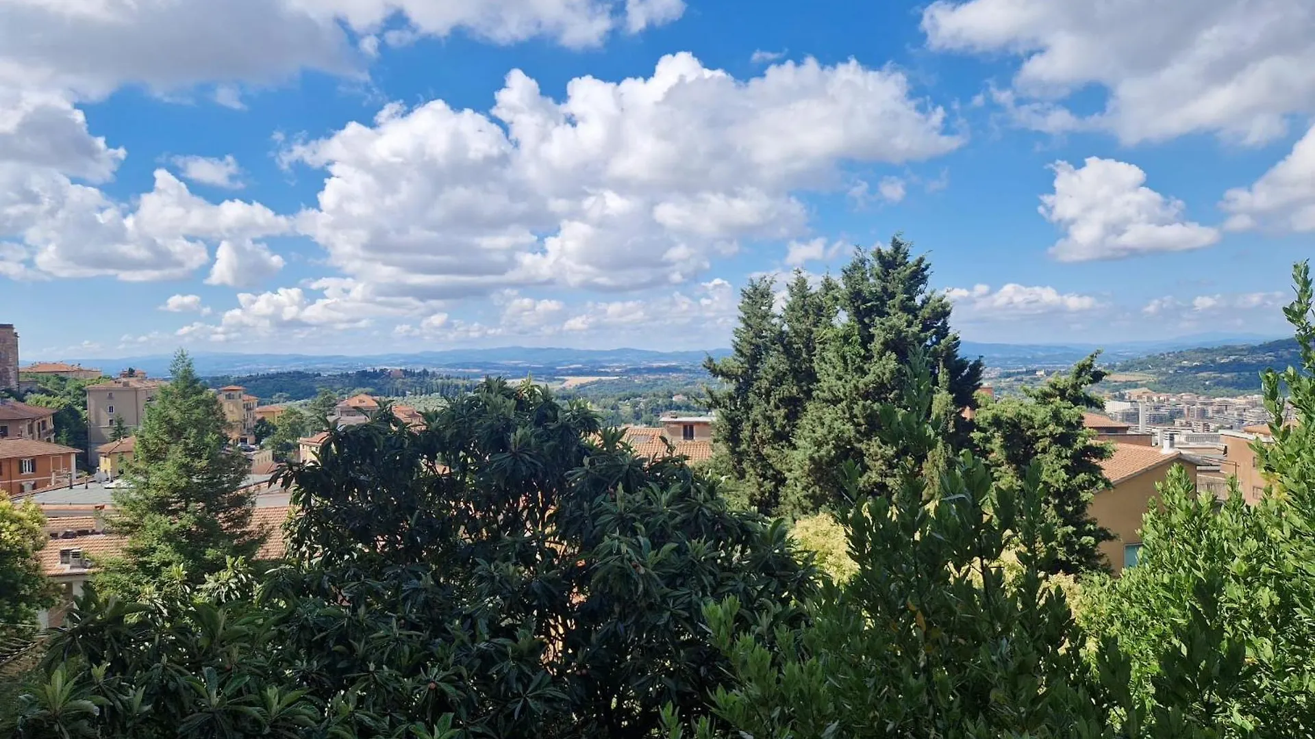 Homestay Secret Villa'S City Garden Perugia Italy